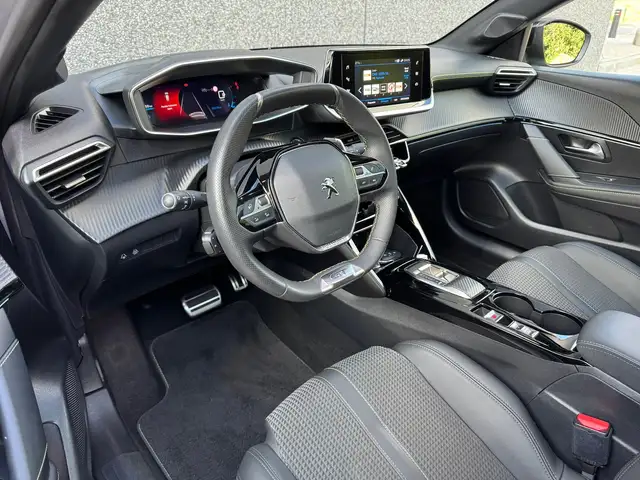 Peugeot 208 view 8