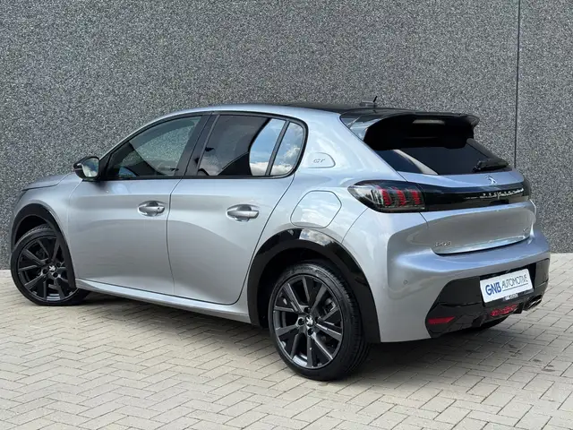Peugeot 208 view 17