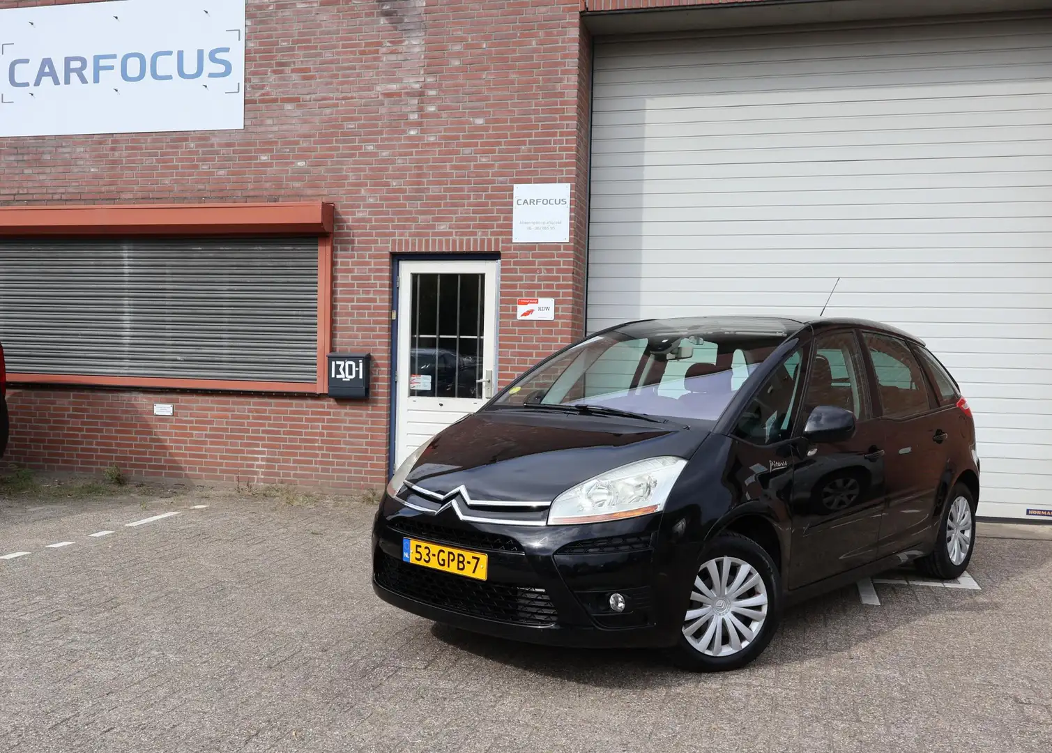 Citroen C4 Picasso 1.8-16V Ambiance 5p. NAP 3e eigenaar Trekhaak Airc Zwart - 1