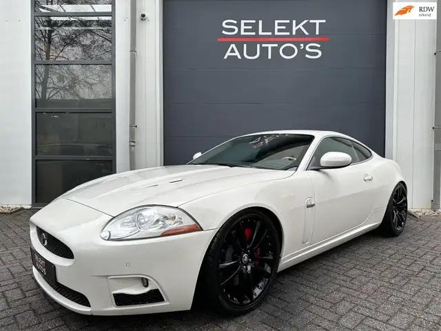 Jaguar XKR 4.2 V8 Coupé 416 Pk Supercharged Youngtimer Navi/A