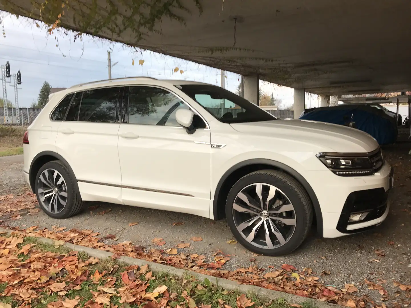 Volkswagen Tiguan 2,0 TDI SCR Comfortline R-Line - 1