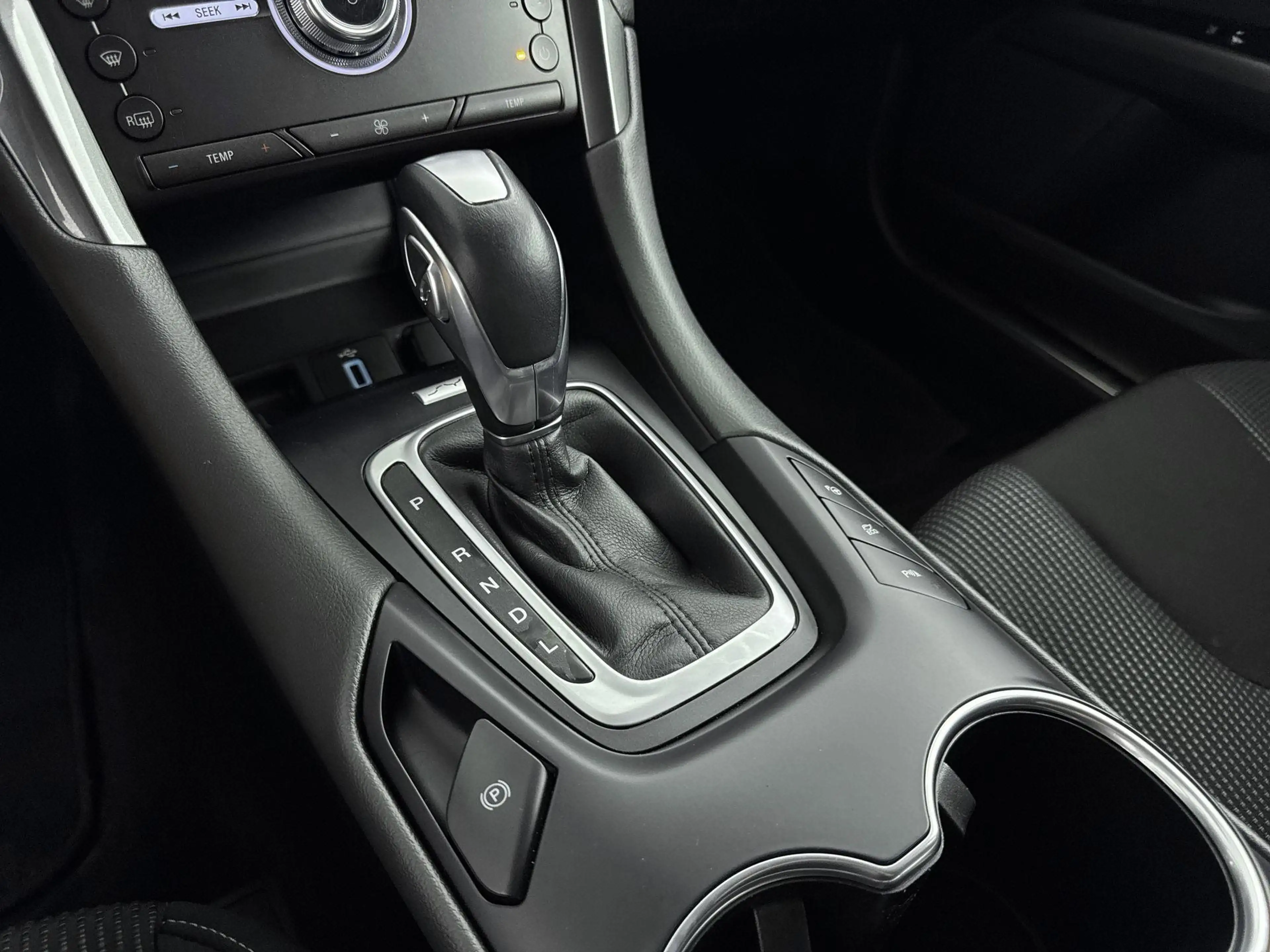 Ford Mondeo 2.0 IVCT HEV Titanium | Achteruitrijcamera | Cruis — photo 14