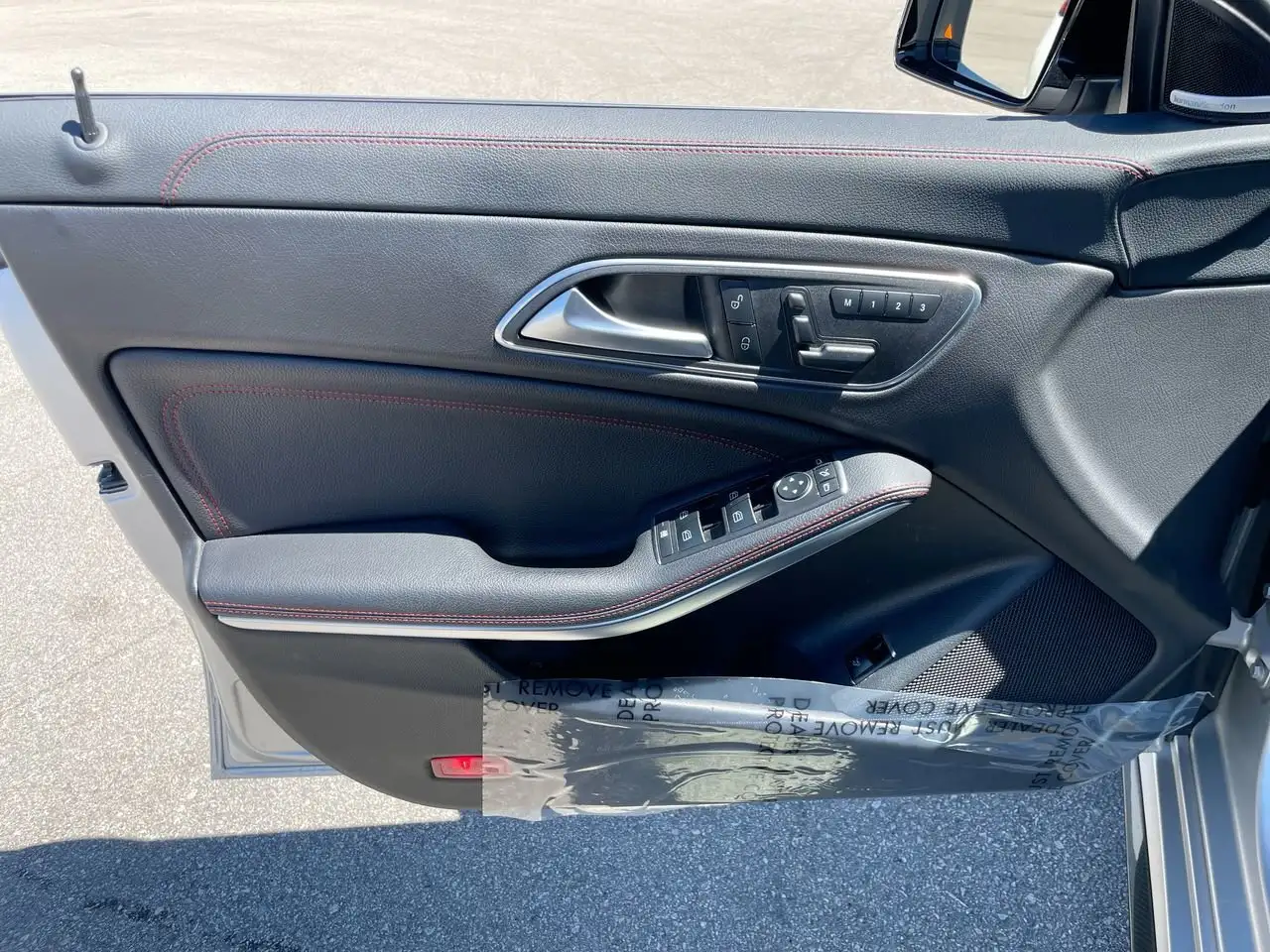 Mercedes-Benz CLA снимка Mercedes-Benz CLA