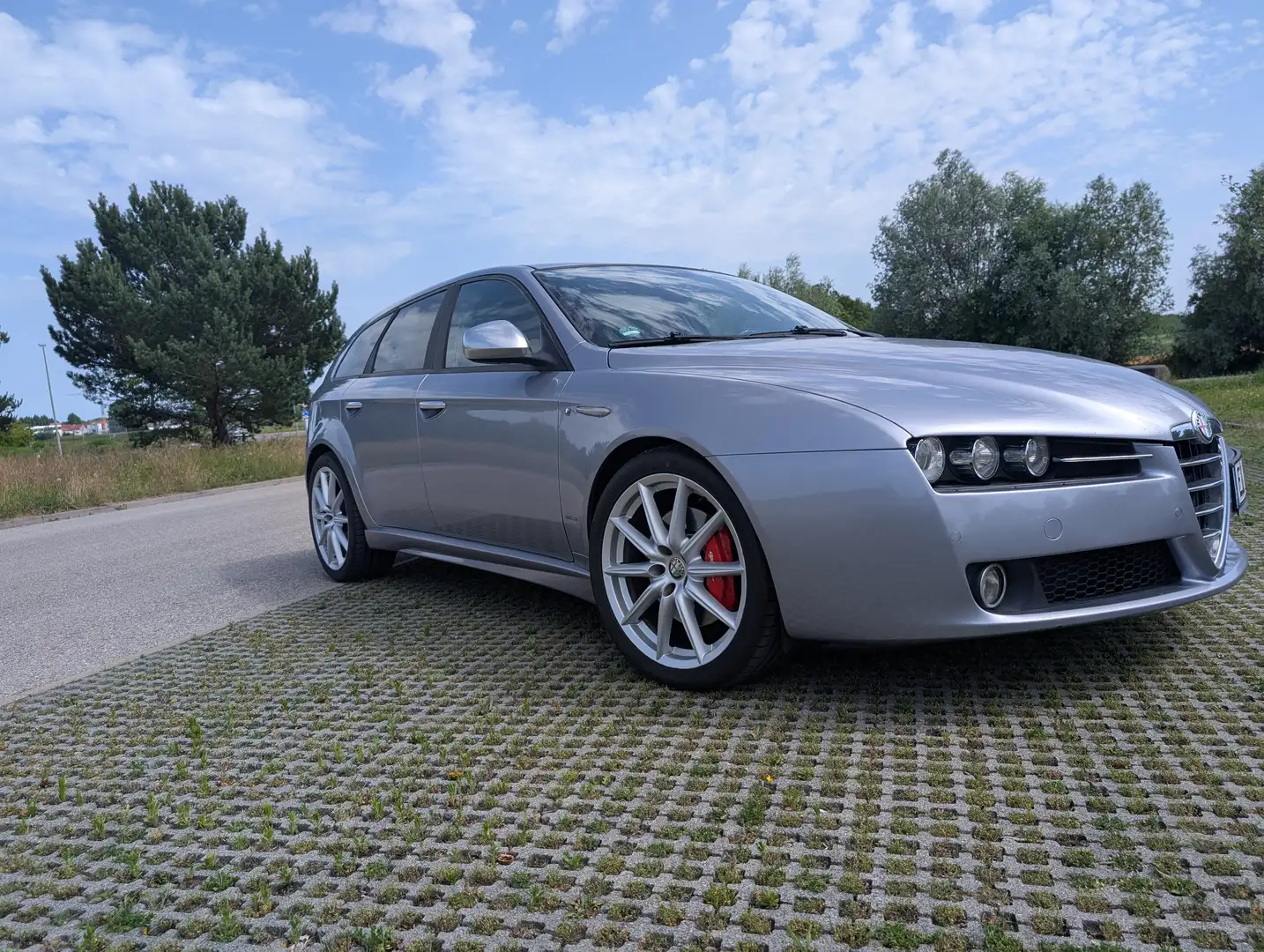 Alfa Romeo 159 159 Sportwagon 1.9 JTDM 16V DPF ti Grau - 2