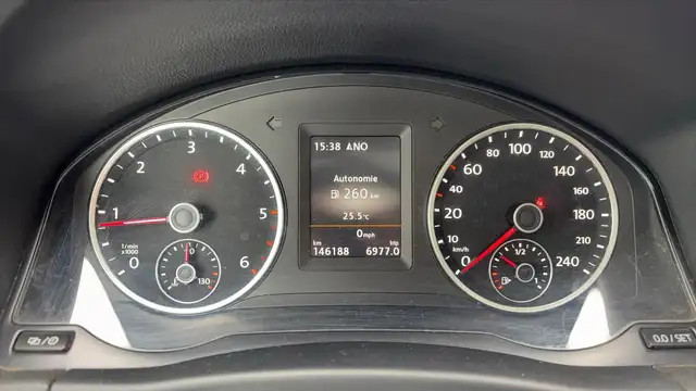 Volkswagen Tiguan view 12