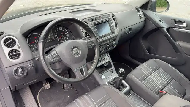 Volkswagen Tiguan view 8
