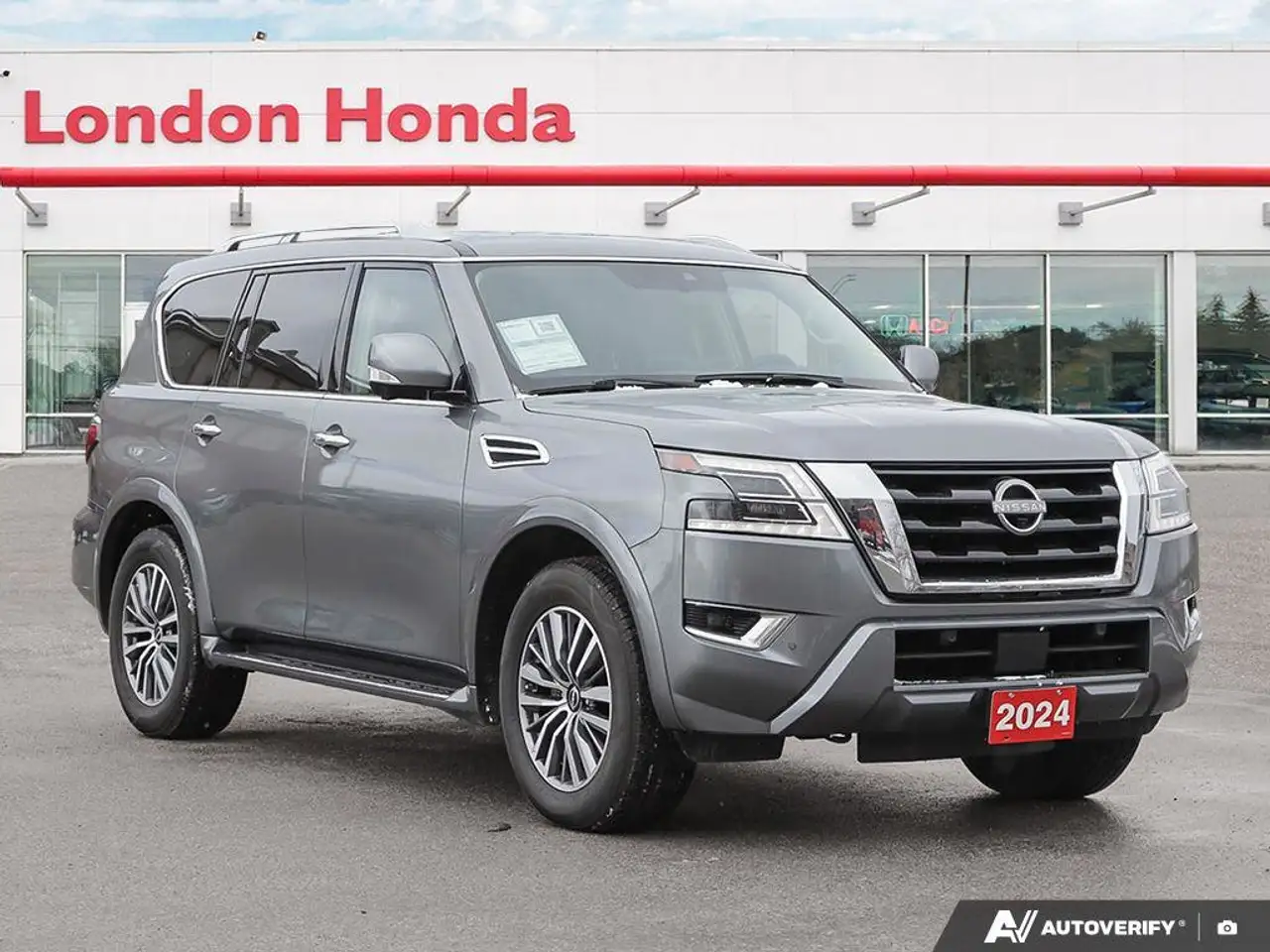 Nissan Armada снимка Nissan Armada