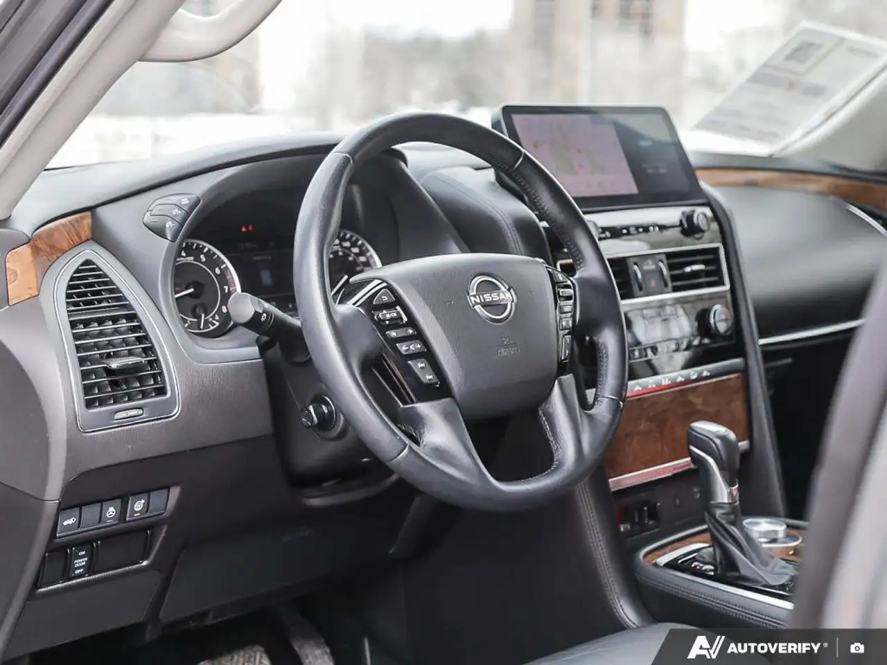 Nissan Armada снимка Nissan Armada