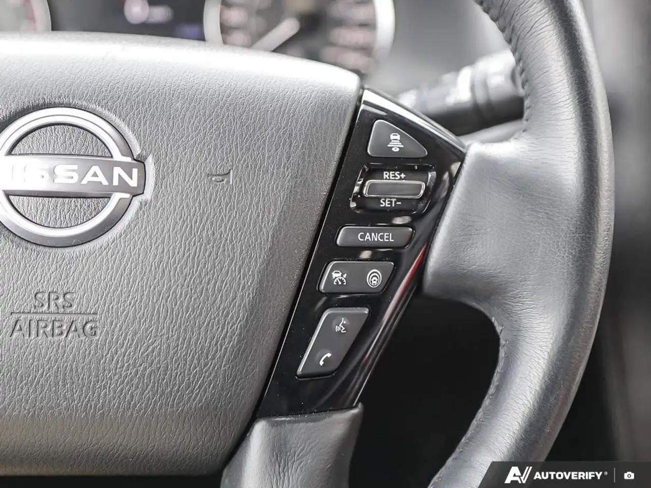 Nissan Armada снимка Nissan Armada