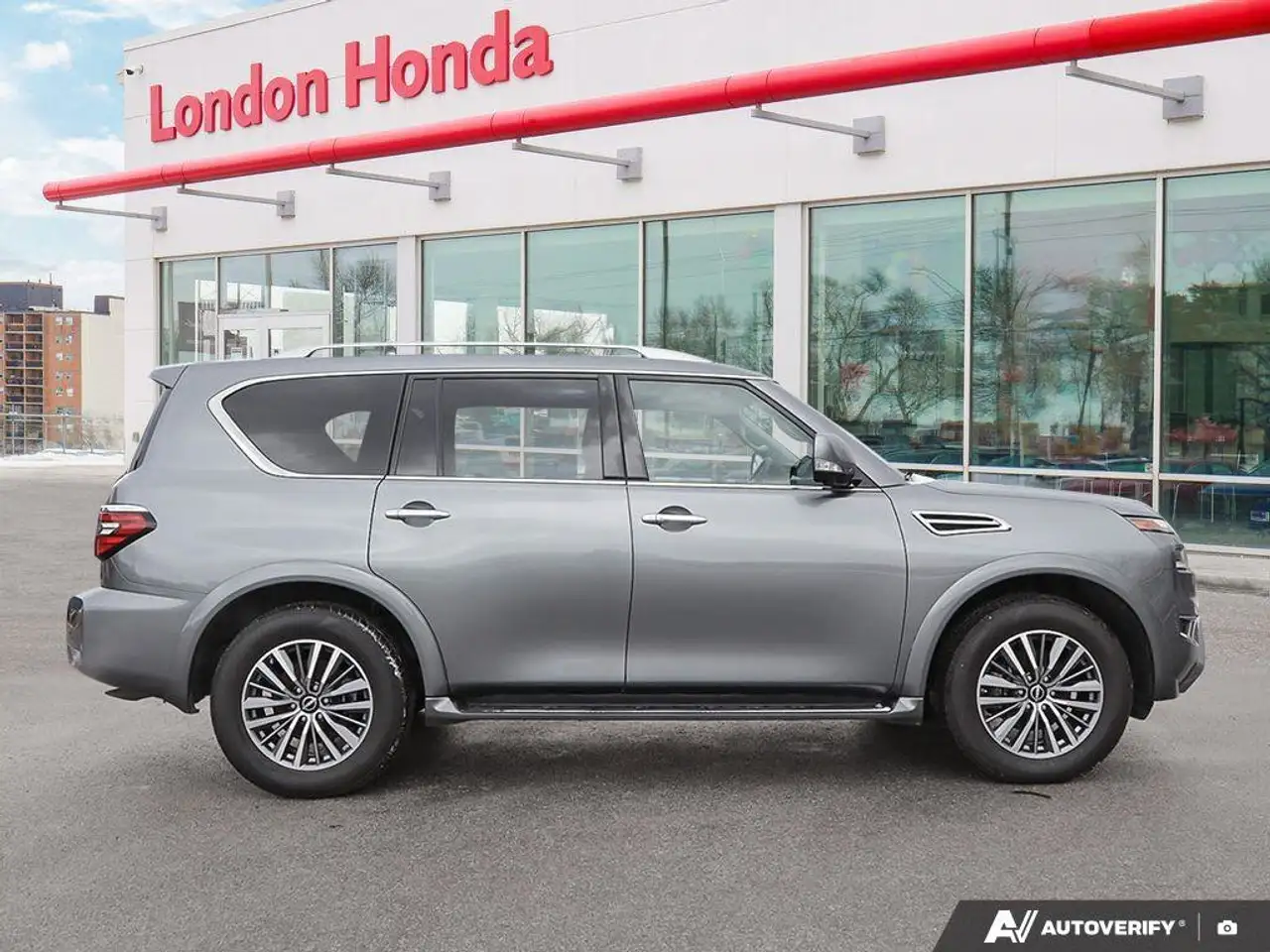 Nissan Armada снимка Nissan Armada