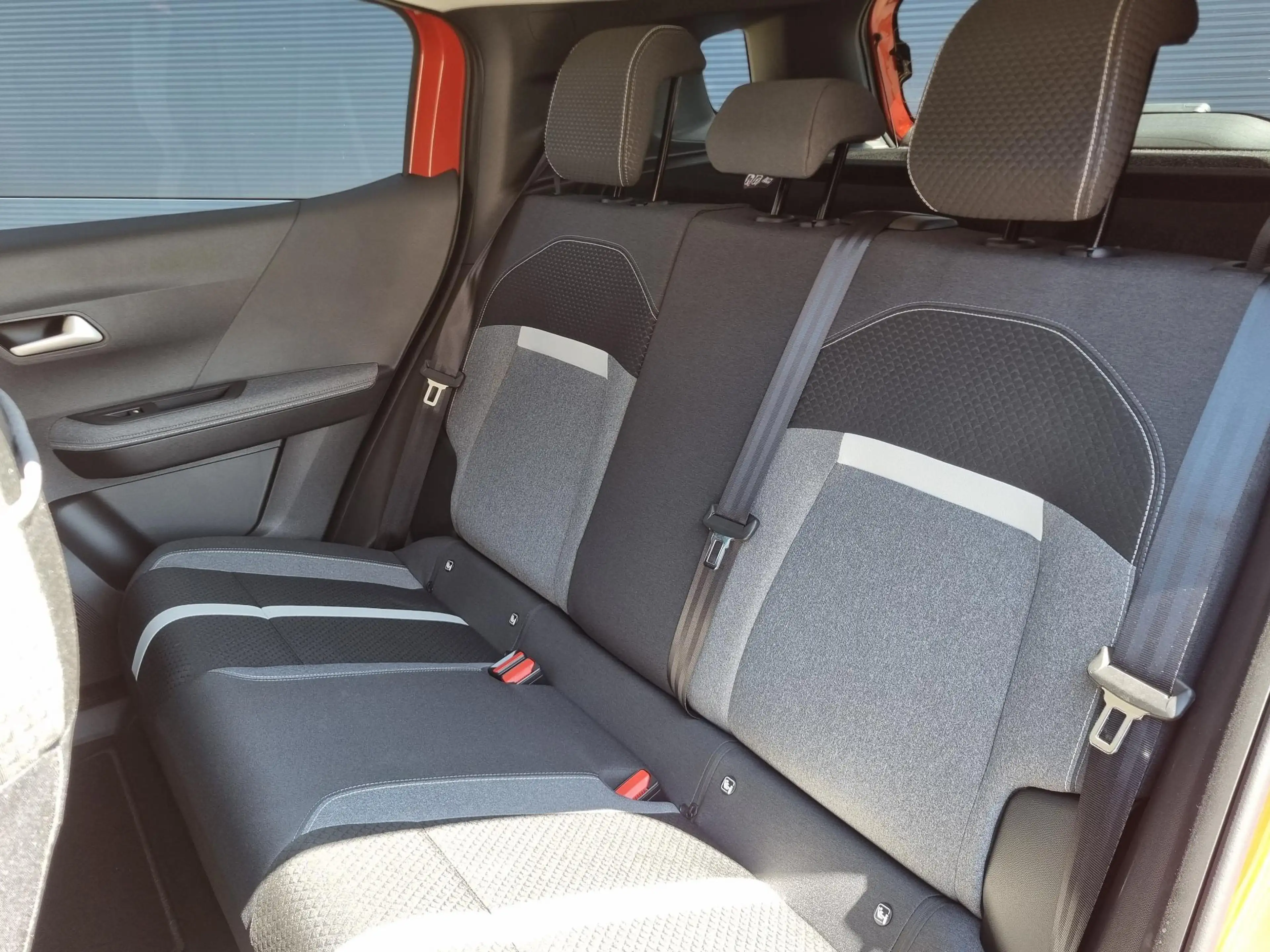 Opel Frontera Electric GS 44 kWh | Climate Control | Navigatie | — photo 11