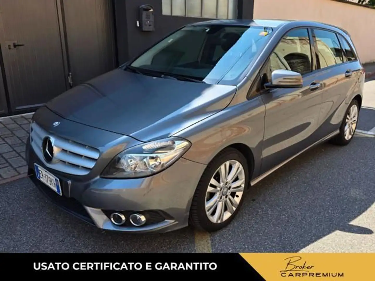 Mercedes-Benz B 180 Executive Gris - 1