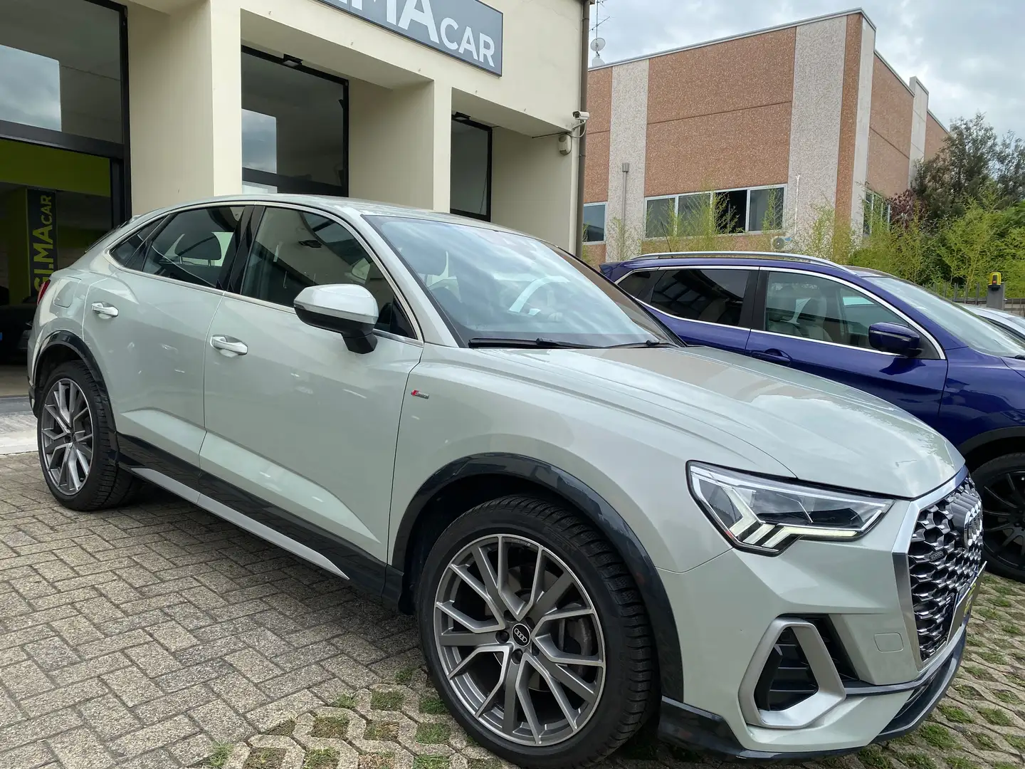 Audi Q3 Sportback 40 2.0 tdi S line quattro 200cv S-tronic Grigio - 2