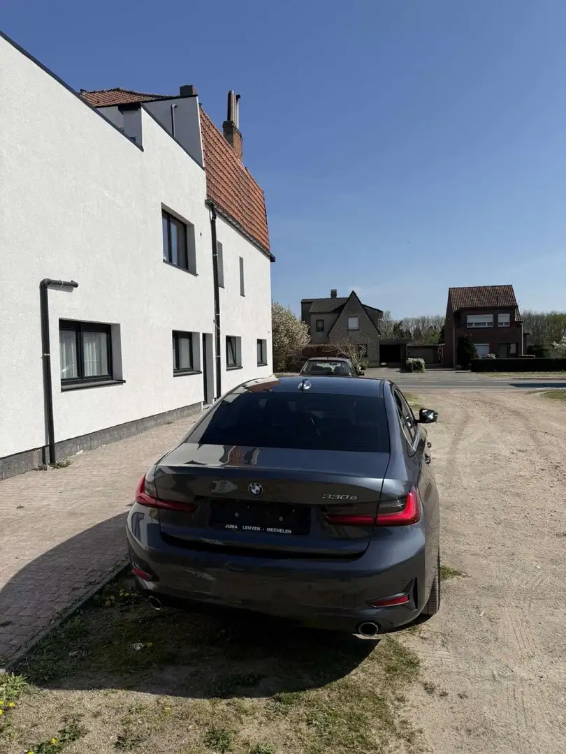 BMW 330 BMW 330e hybrid - 2