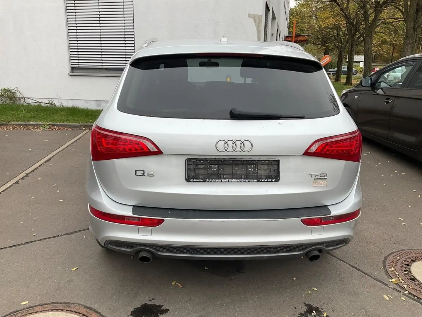 Audi Q5 2.0 TFSI (132 kW) quattro Grau - 2