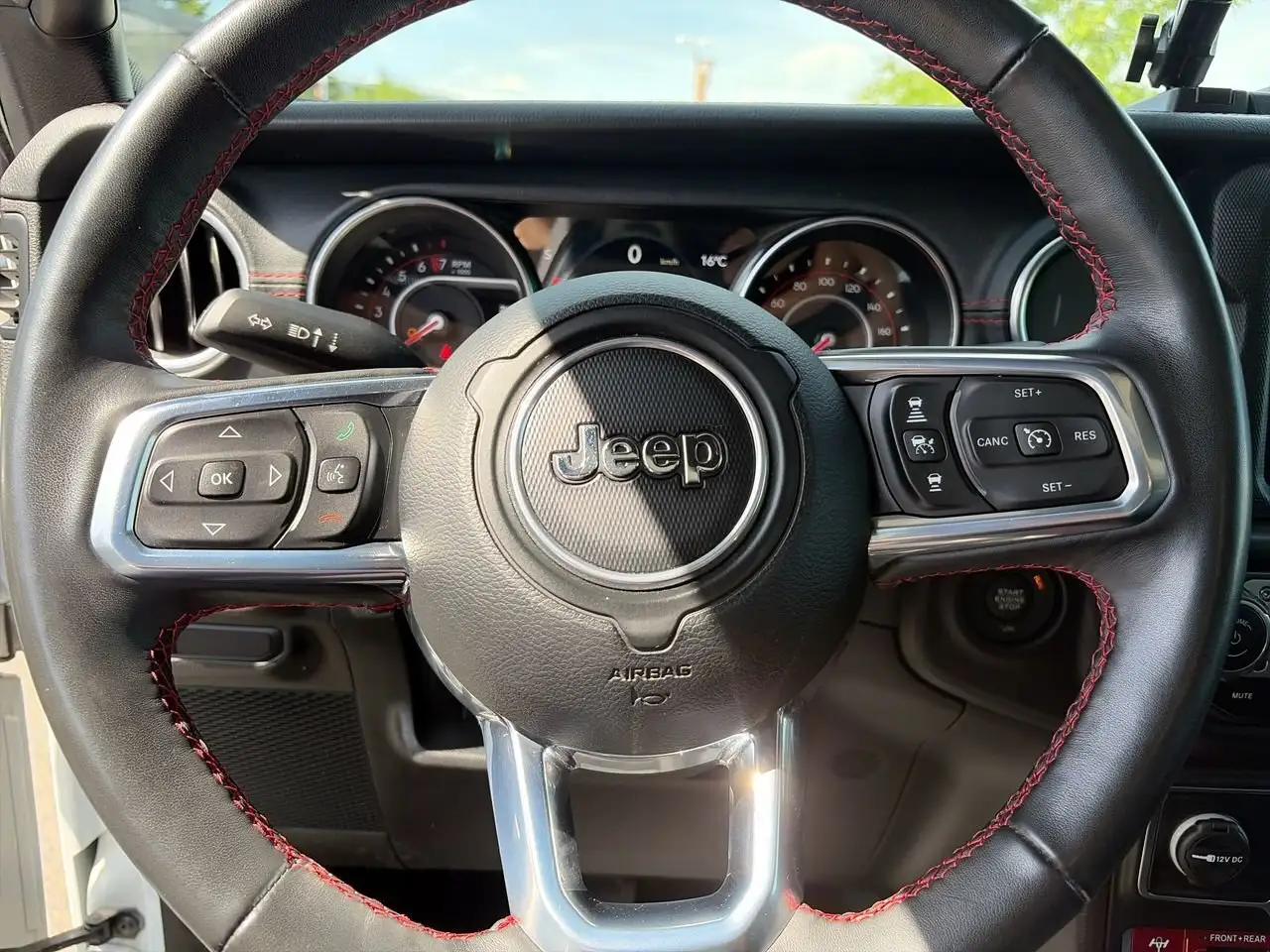 Jeep Gladiator снимка Jeep Gladiator