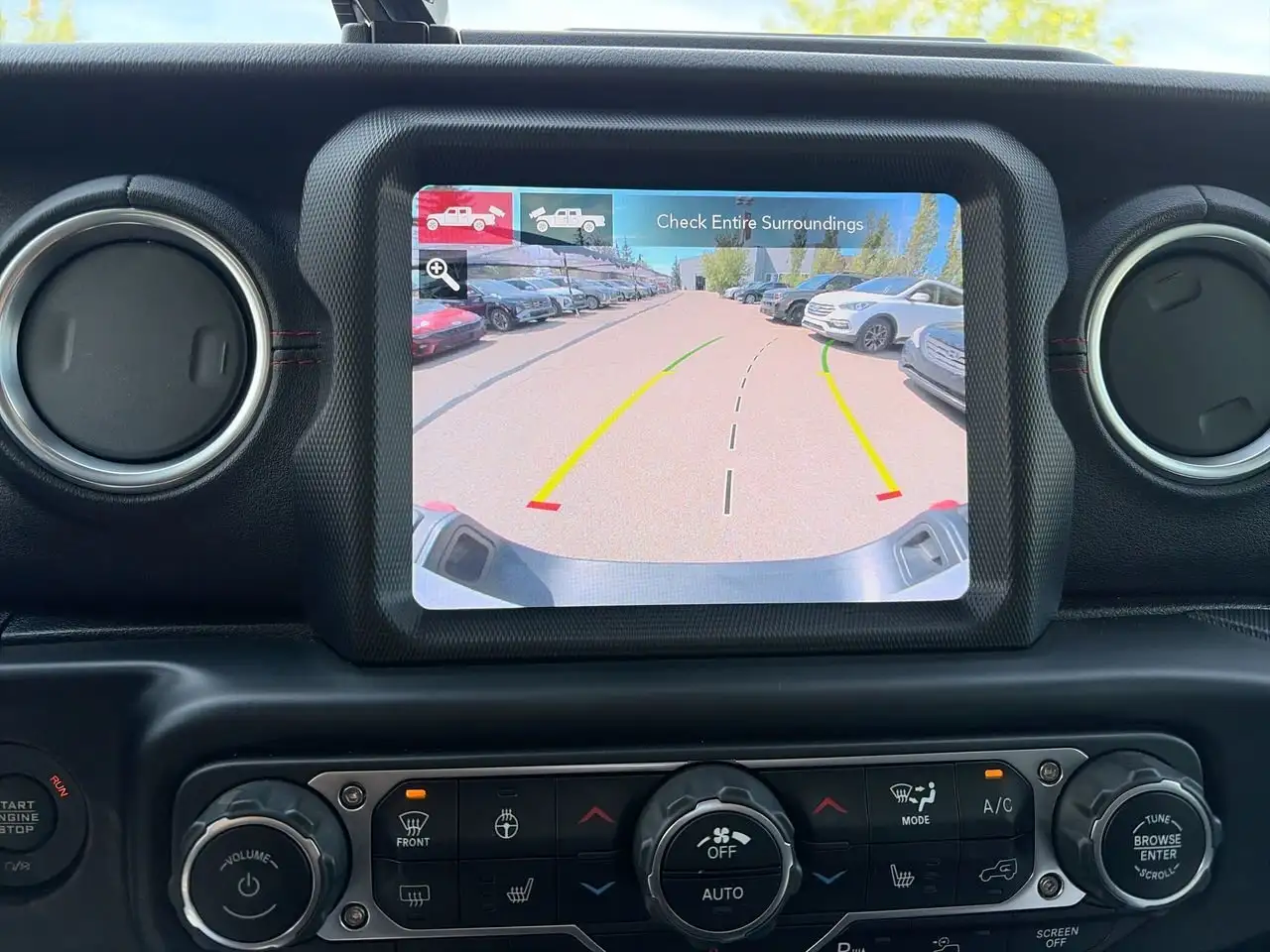 Jeep Gladiator снимка Jeep Gladiator