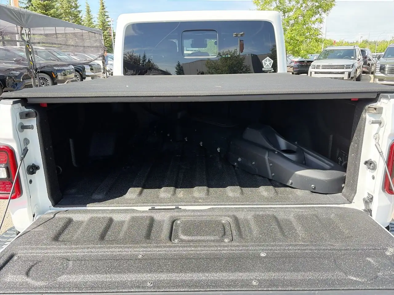 Jeep Gladiator снимка Jeep Gladiator