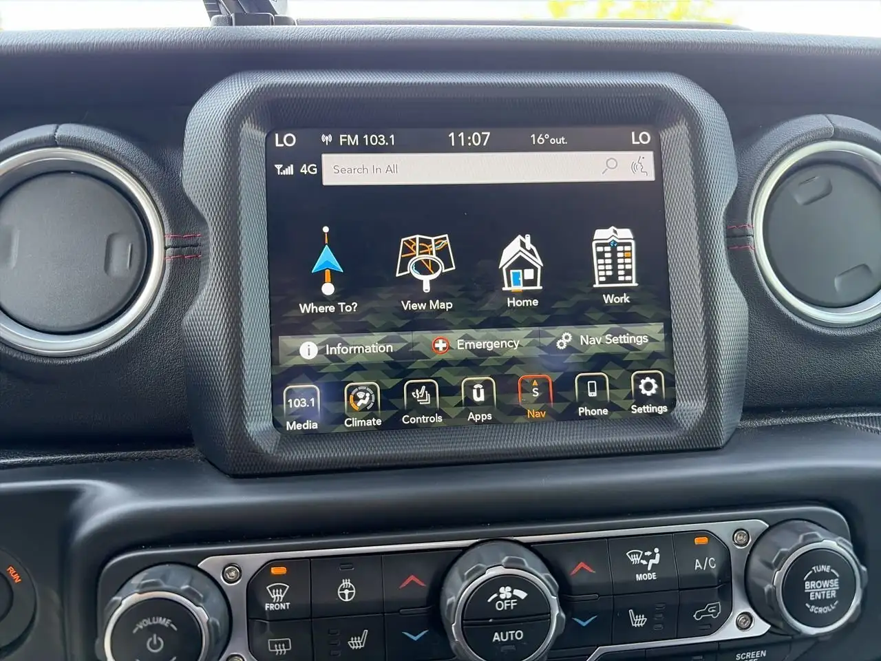Jeep Gladiator снимка Jeep Gladiator