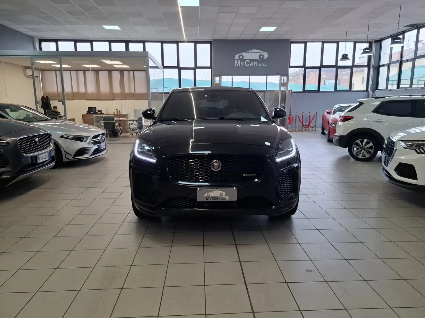 Jaguar E-Pace R-Dynamic Diesel Automatica - 2