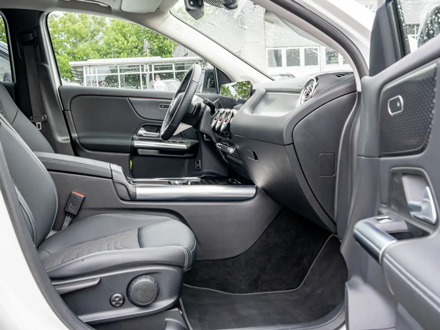 Mercedes-Benz GLA 200 d Progressive/LED/360/Pano/Night/Distr Weiß - 2