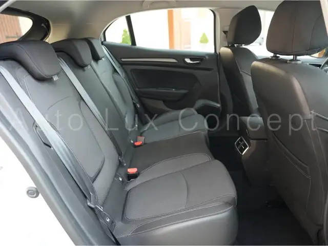 Renault Megane view 9