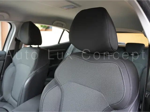 Renault Megane view 8