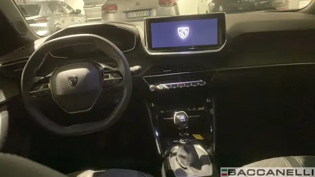 Peugeot 2008 view 11