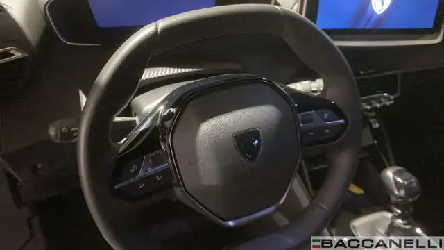 Peugeot 2008 view 15