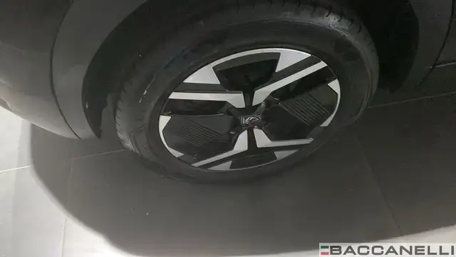 Peugeot 2008 view 7