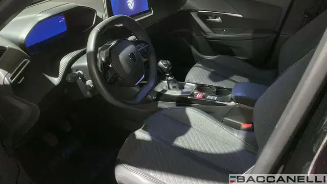 Peugeot 2008 view 12