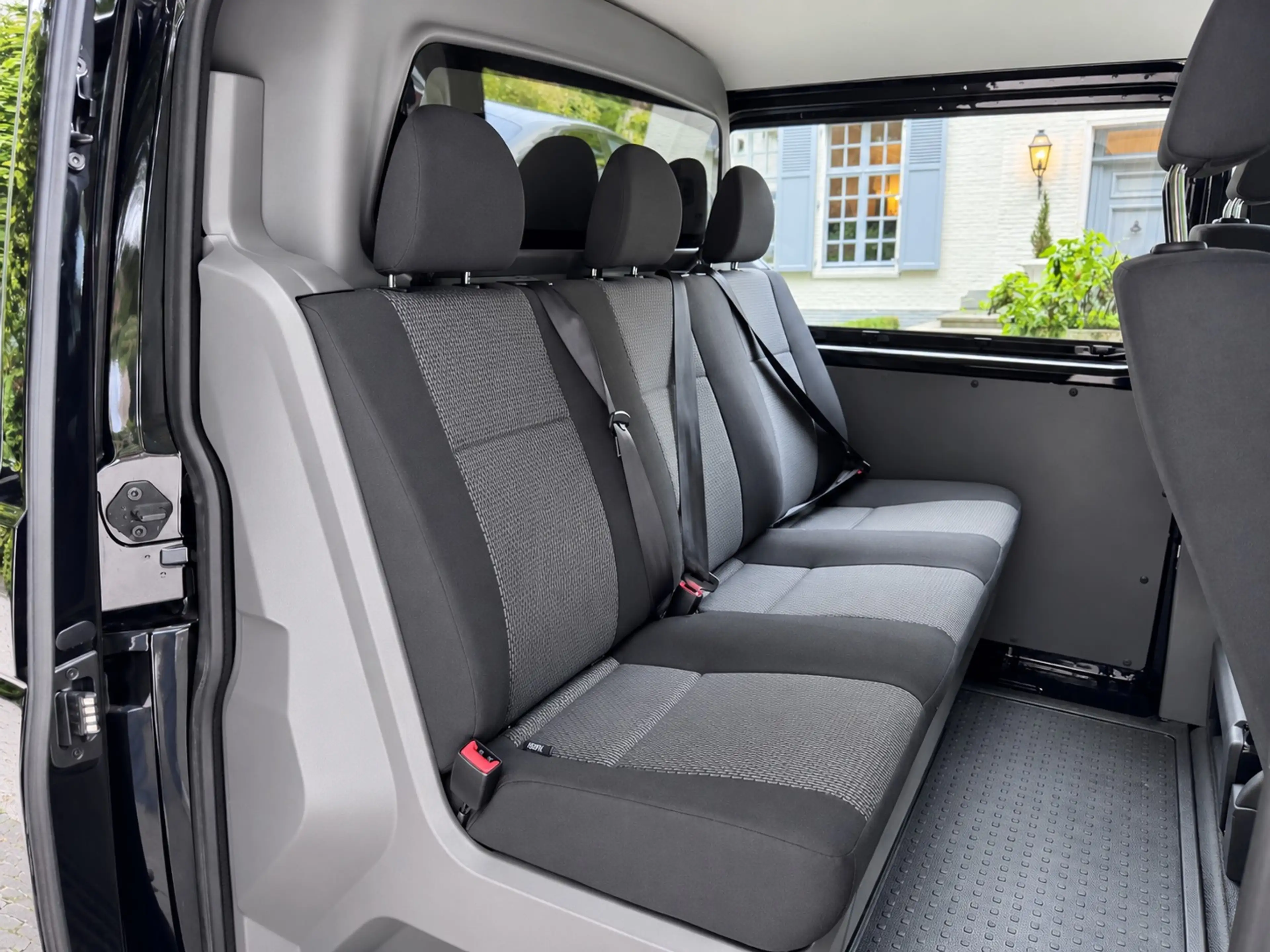 Volkswagen T6.1 Transporter 2.0 TDI • 150 PK • Dubbele Cabine • 5-Zit • Camera • PDC V+A • Airco — photo 15
