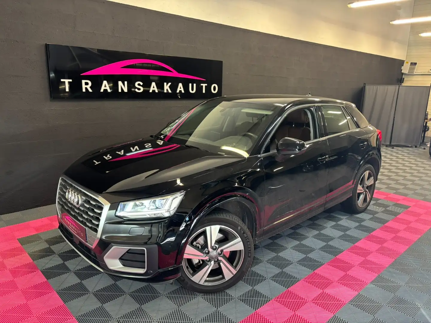 Audi Q2 Q2 1.4 TFSI COD 150 ch S tronic 7 Design Luxe Noir - 1