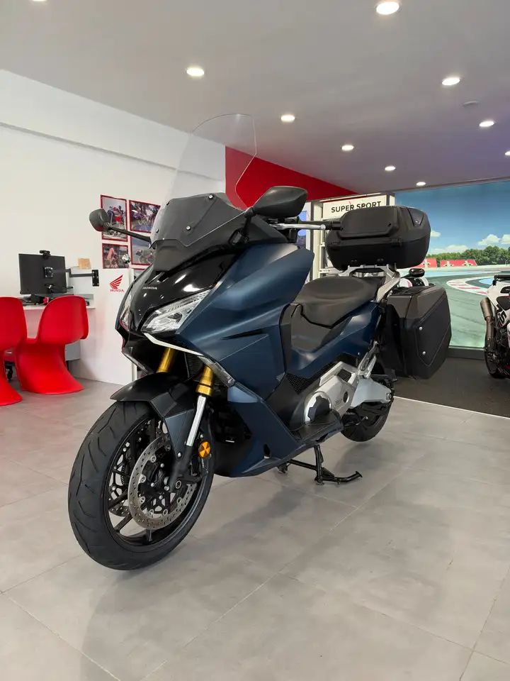Honda Forza 750