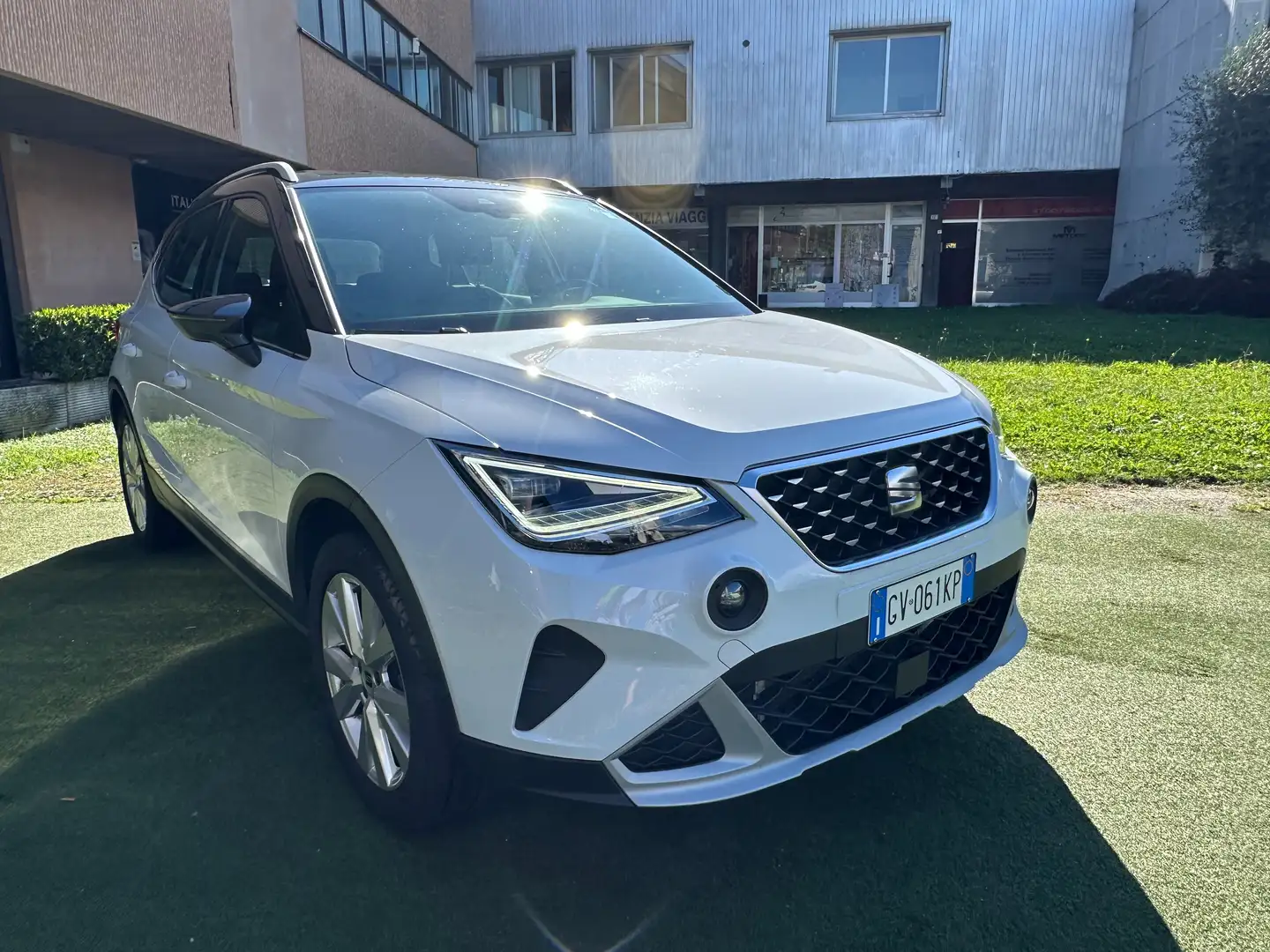 SEAT Arona 1.0 EcoTsi Xperience 110cv Dsg 20000km UNIP Blanc - 2