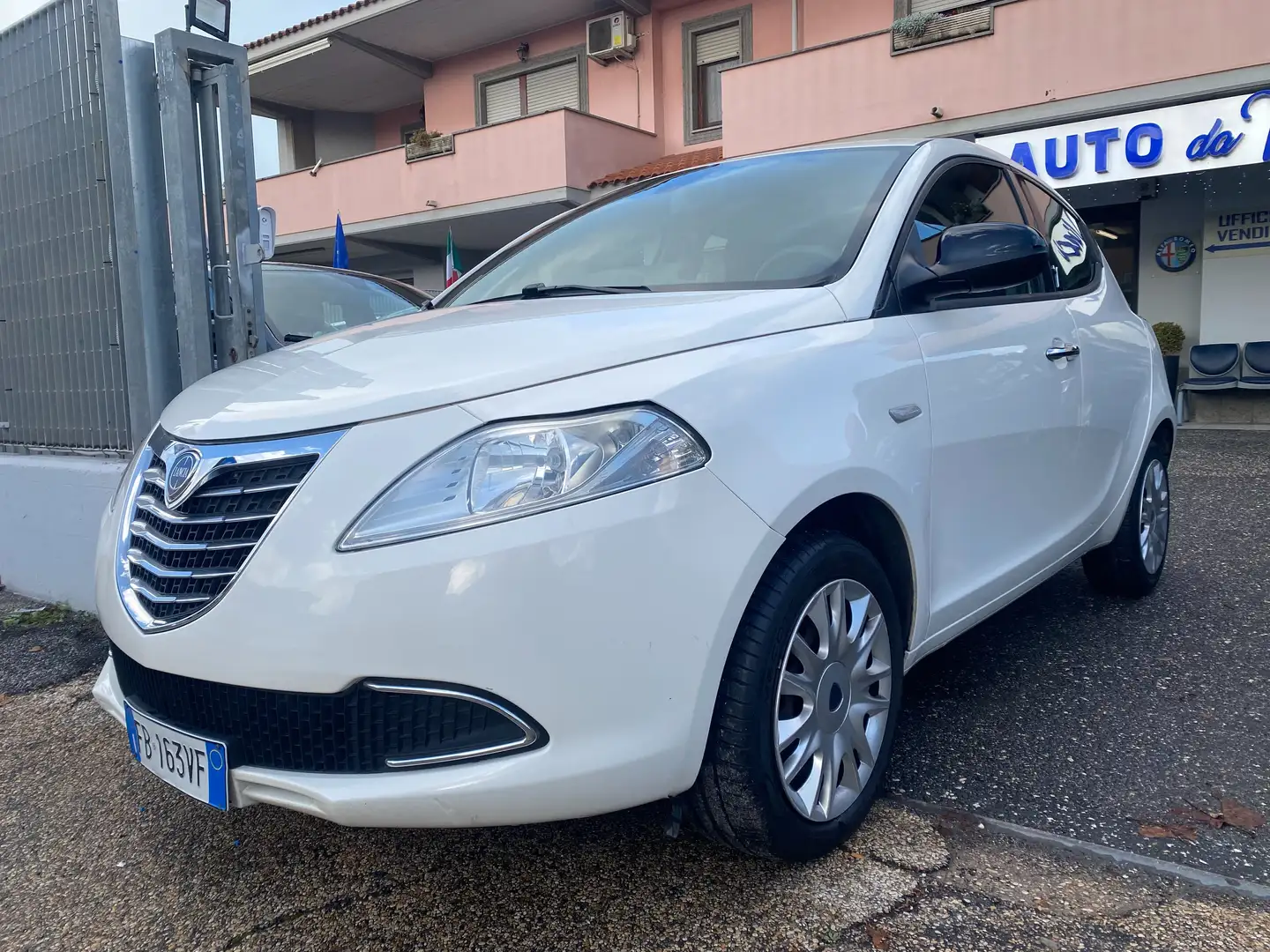 Lancia Ypsilon 1.3 Mjt 95CV 5posti Silver -PDC Posteriori Bianco - 1
