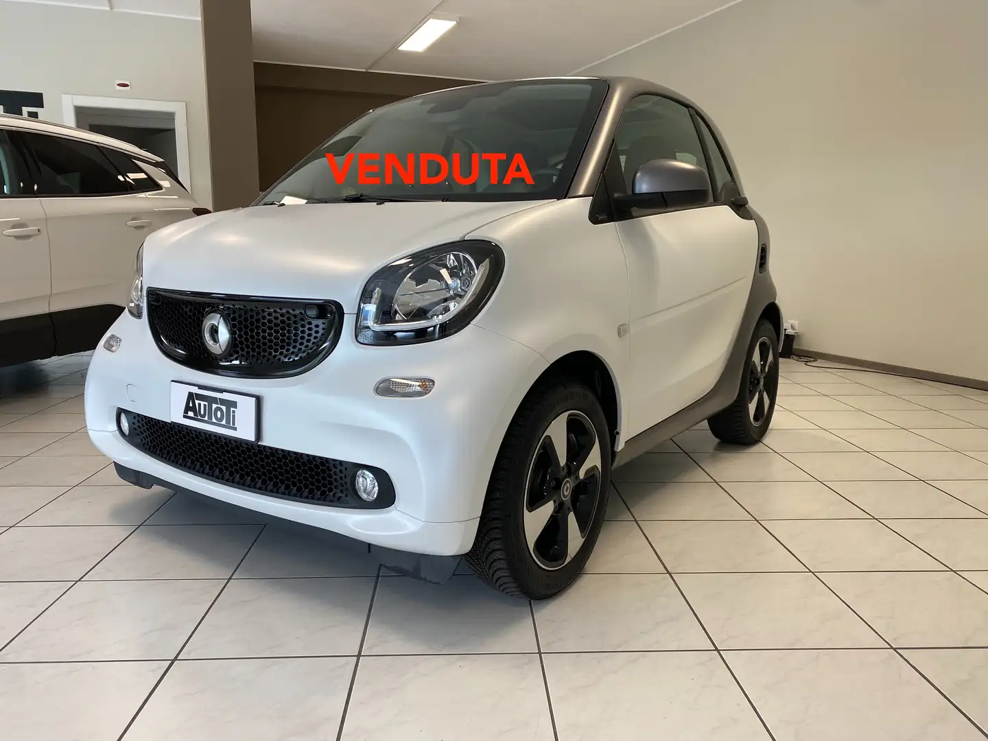 smart forTwo 1.0 PASSION TWINAMIC (Bianco Opaco+Grigio Opaco) Wit - 1