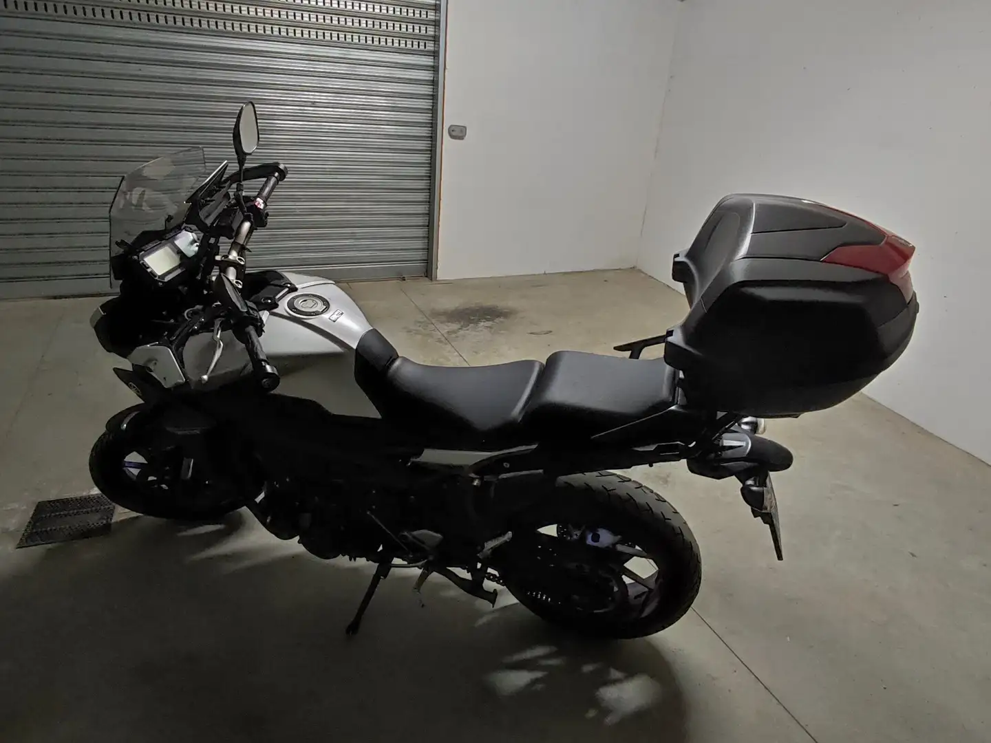 Yamaha Tracer 900 Šedá - 1