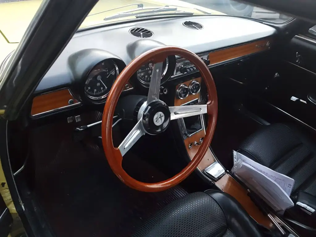 Alfa Romeo GTV 1968 из Европы — купить под ключ