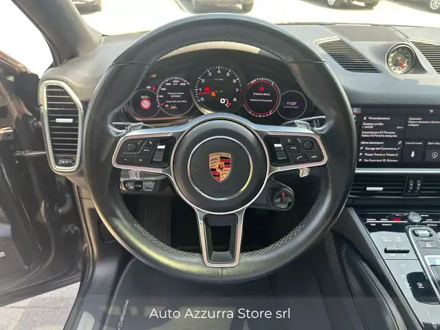 Porsche Cayenne view 10