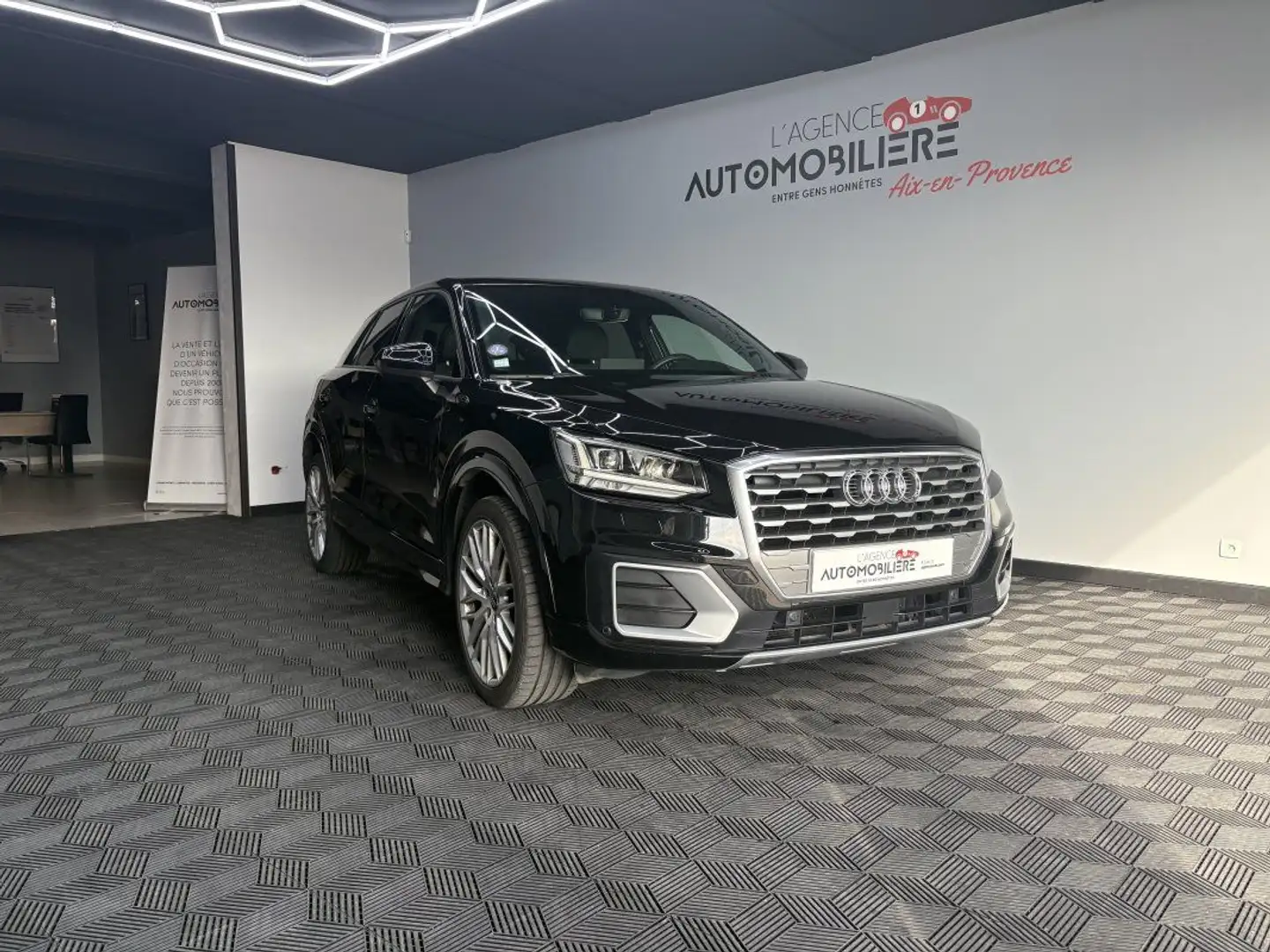 Audi Q2 35 1.5 TFSI 150CV S-TRONIC7 DESIGN LUXE Schwarz - 1