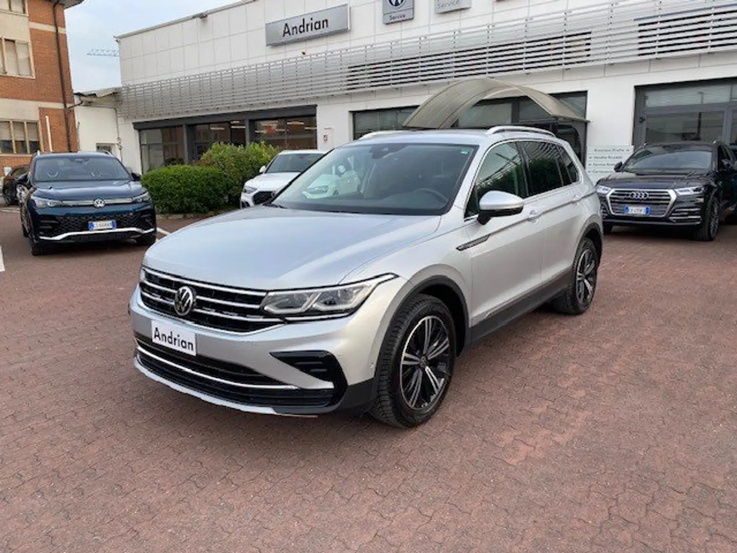 Volkswagen Tiguan 1.5 TSI 150 CV DSG ACT Elegance Zilver - 1