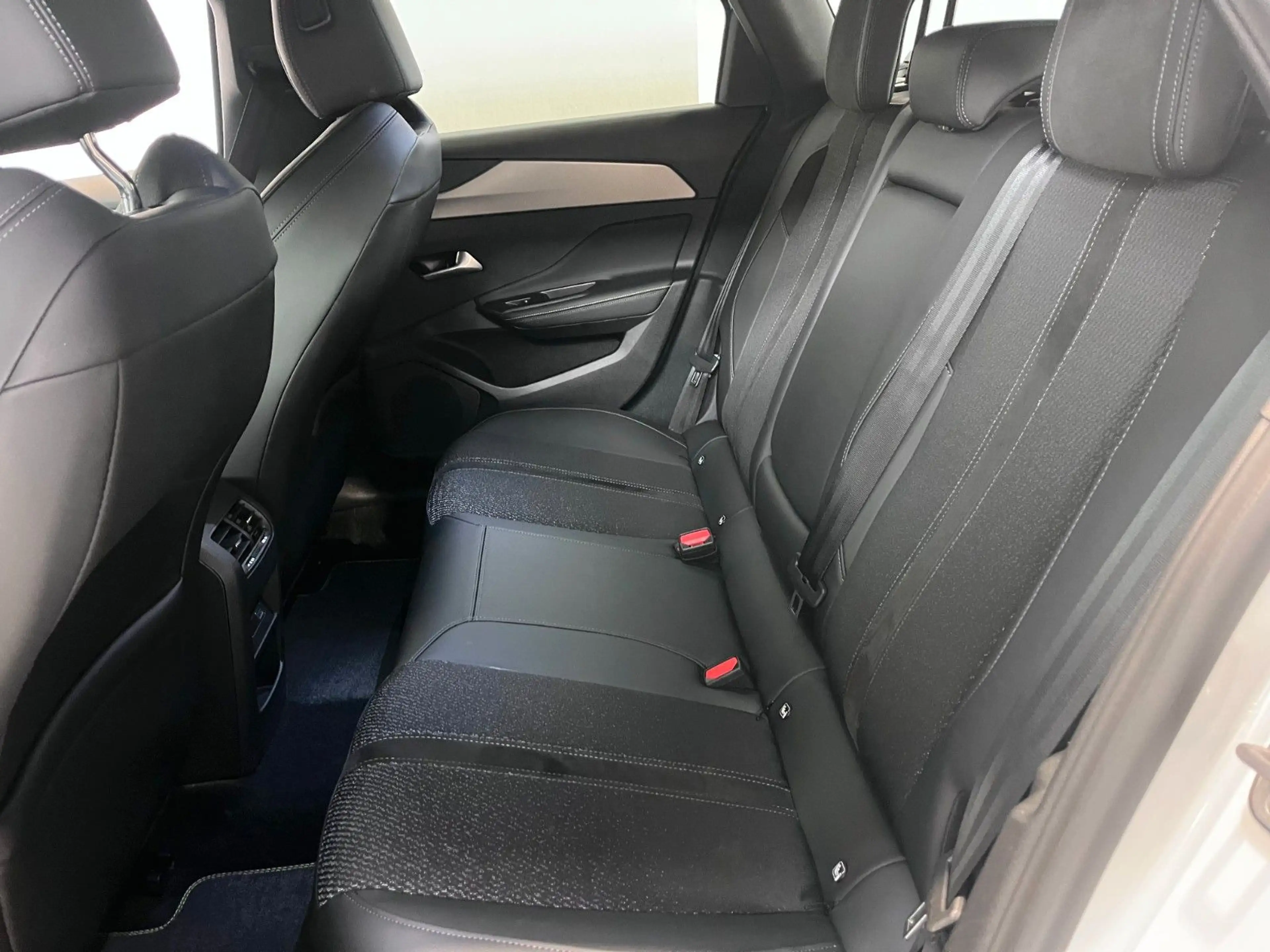 Peugeot 308 GT  1.2 *Automatik* — photo 9