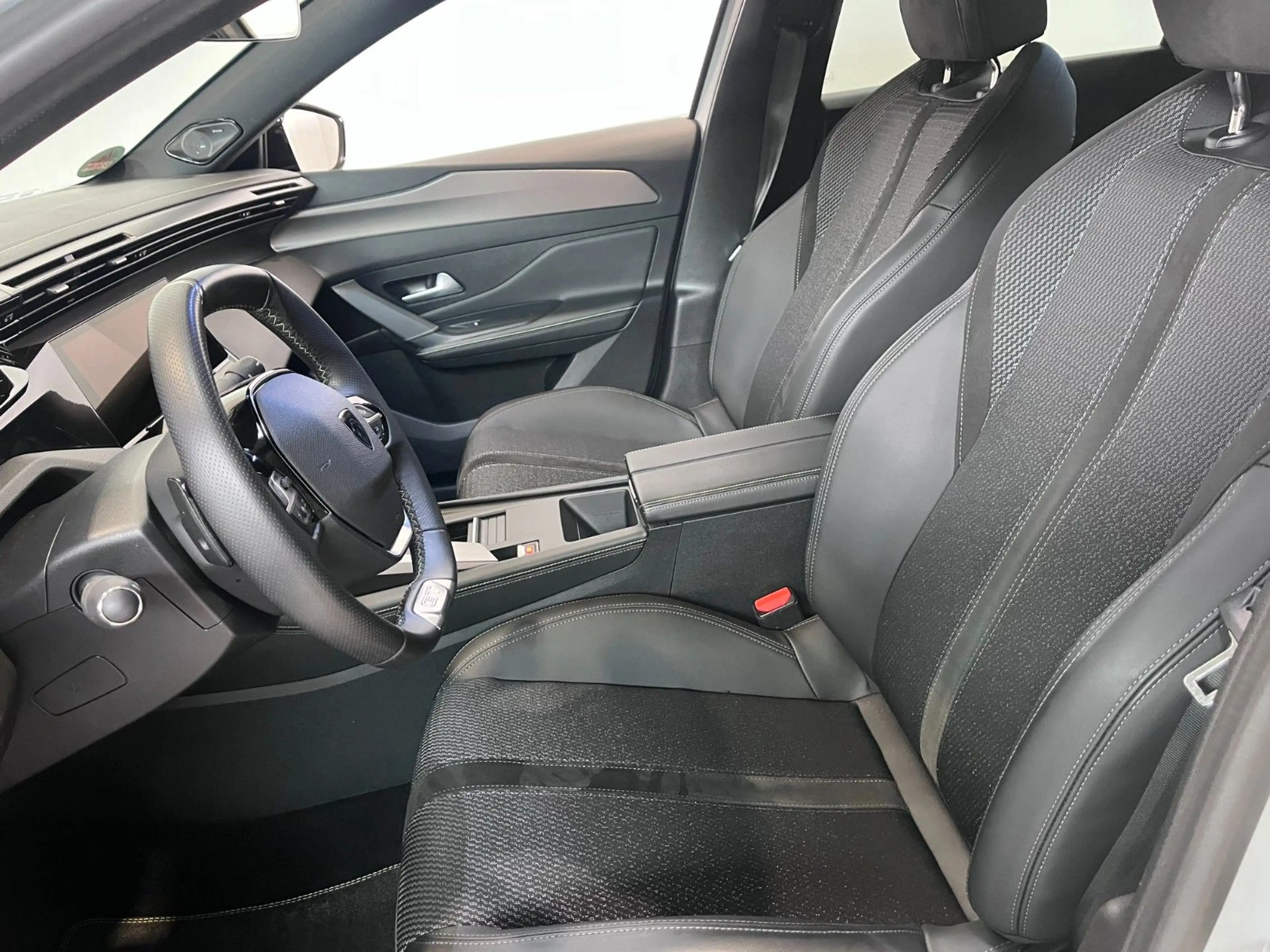 Peugeot 308 GT  1.2 *Automatik* — photo 10