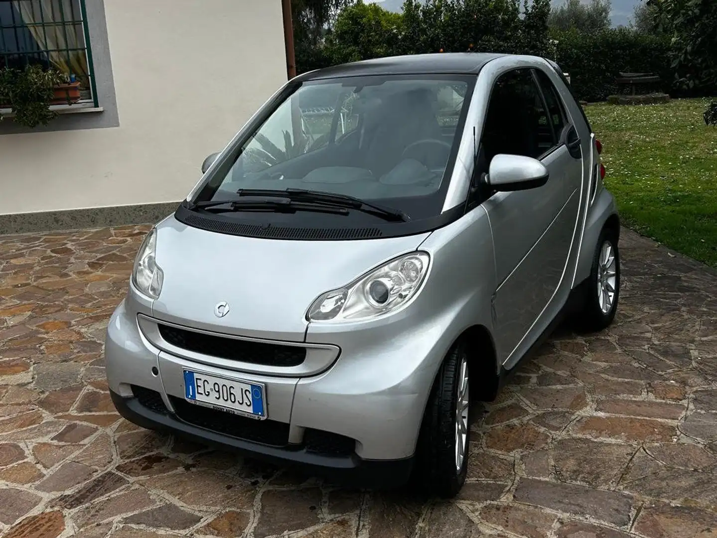 smart forTwo Fortwo II 2010 1.0 mhd Passion 71cv Argento - 1