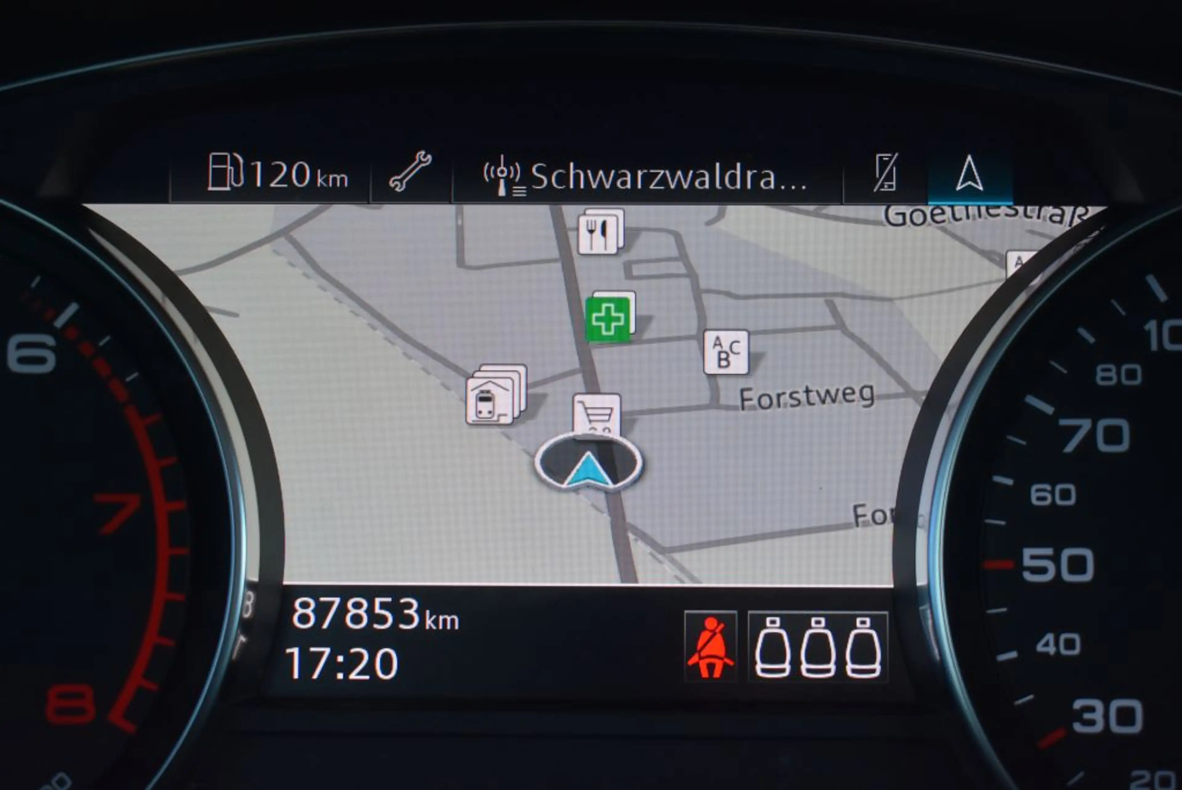 Audi A4 Avant 35 TFSI advanced LED-Scheinwerfer Navi Alu K — photo 14