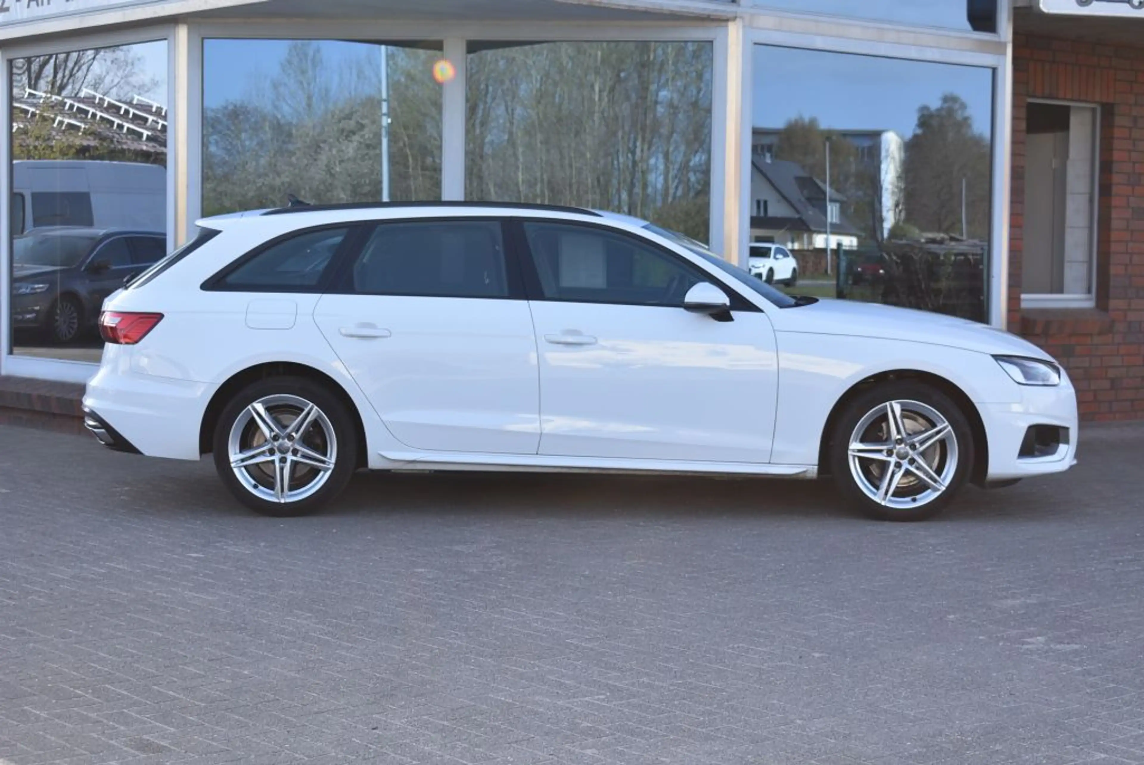 Audi A4 Avant 35 TFSI advanced LED-Scheinwerfer Navi Alu K — photo 2