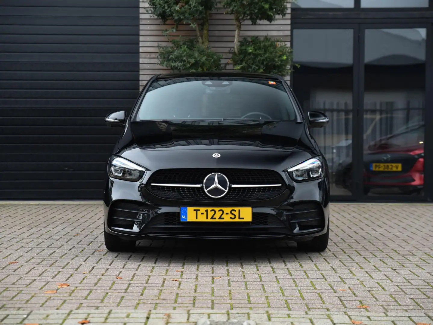 Mercedes-Benz B 250 e Business Solution AMG Limited / Panoramadak / Ma Zwart - 2