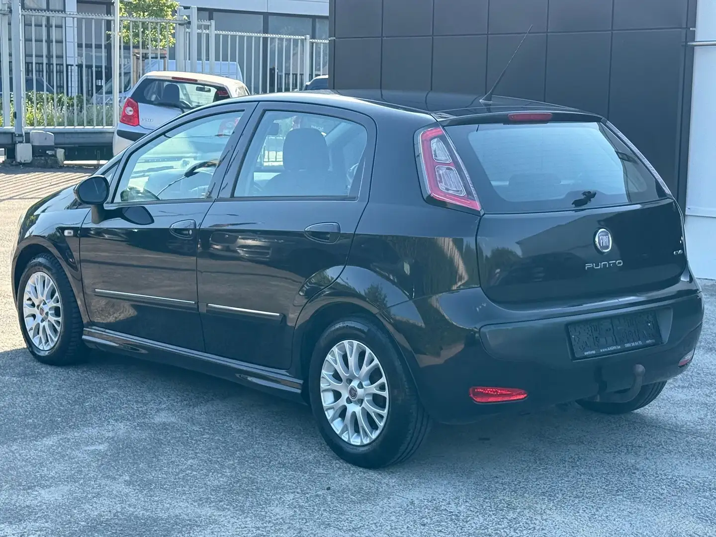 Fiat Punto Evo 1.3 DIESEL - AIRCO - CONTRÔLE TECHNIQUE OK - 2