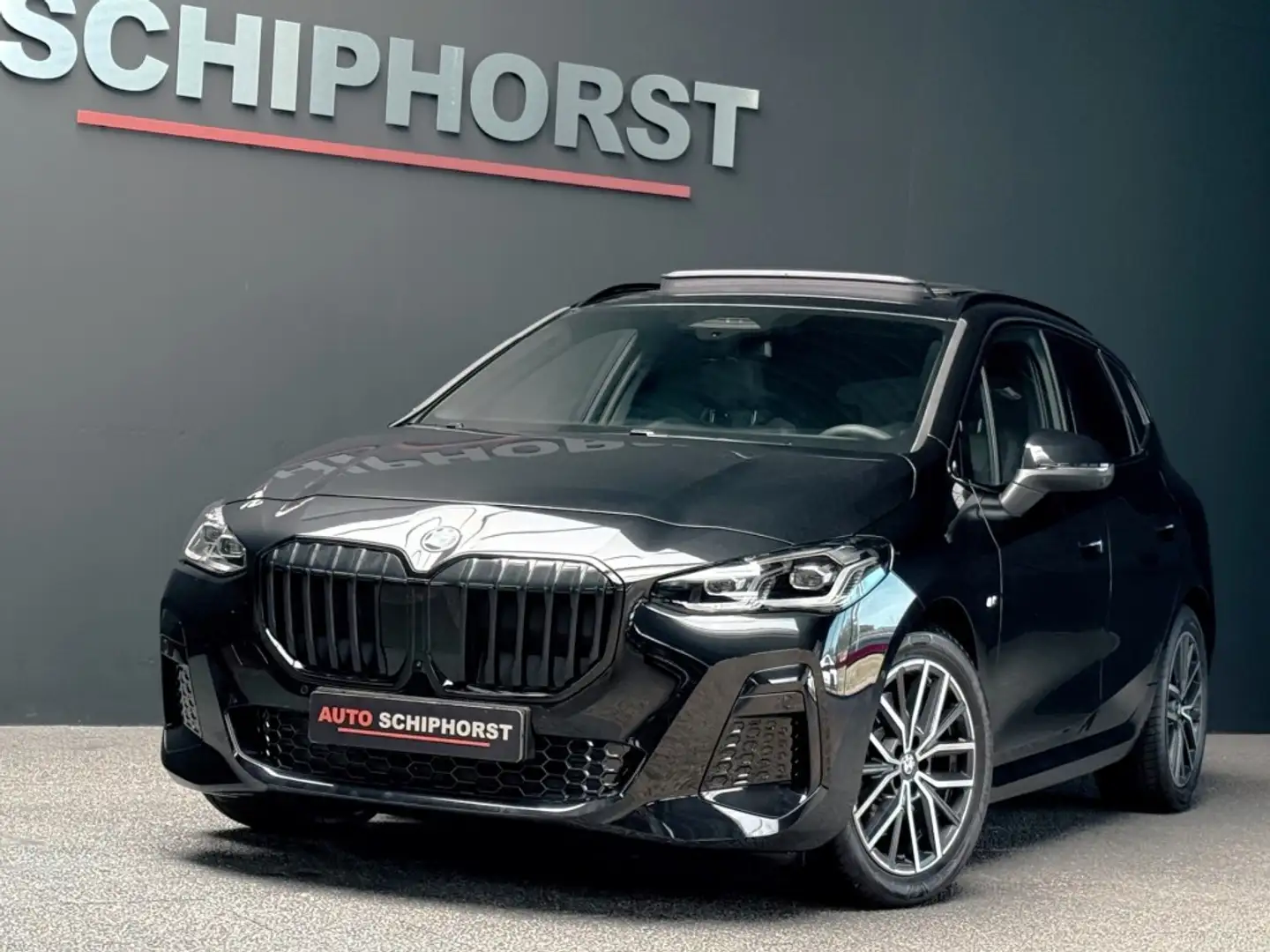 BMW 223 223i Auto M-sport/ Vol leder/ Panoramadak/ Camera Zwart - 1